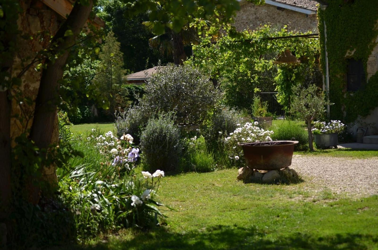 Ferme St Pierre 2 Suites Avec Repas, Piscine, Clim, Cheminee Ou Baignoire Spa Chabeuil Экстерьер фото